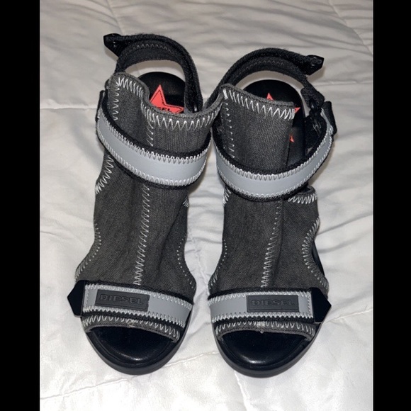 ❤️SOLD❤️ Diesel 'SA-FLAMINGO' HIGH HEEL SANDALS - Picture 2 of 8